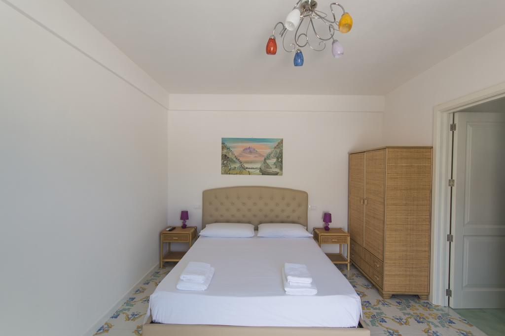 Vila Gyaaim Castro  Exteriér fotografie